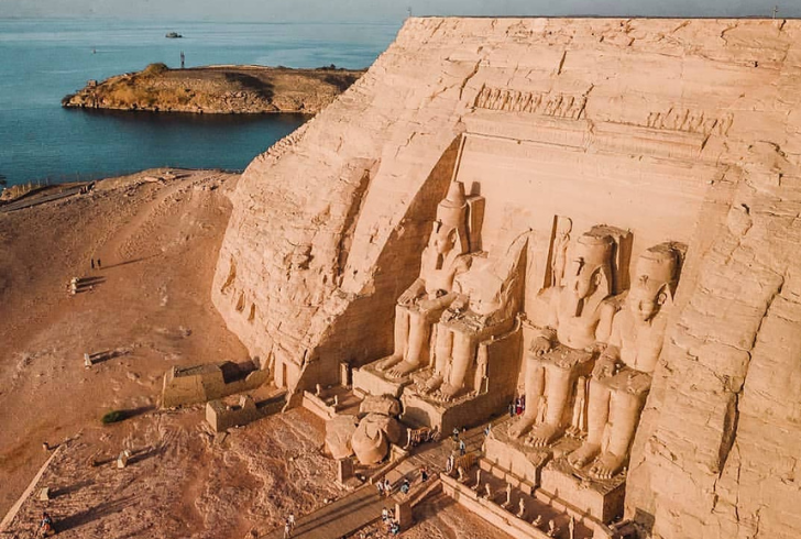 Temple of emple of Ramses II at Nile's west bank
